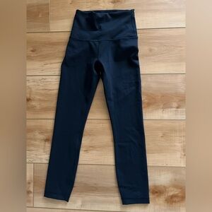 Like new Lululemon Wunder Train High-Rise 23"